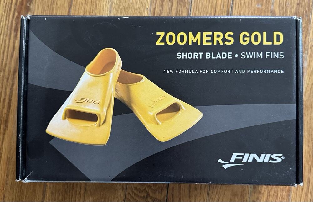 New FINIS Zoomers Gold Short Swim Fins - Size C Male (3½-5) Female (4½-6)